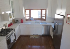 Lovely Apartment Steps From The Beach.