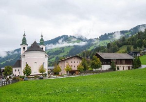 Modern Apartment near Ski Area in Brixen im Thale