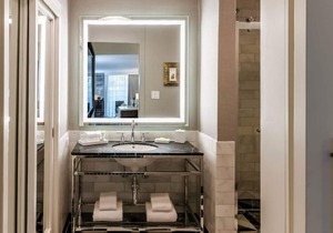 Rediscover Old Hollywood in Three Luxurious Suite! Rooftop Pool, Pet-friendly!