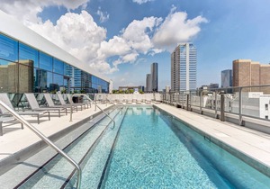 Serene West Loop 2BR w/Gym & Pool in heart of Greektown, by Blueground