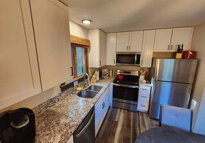 ☆ SKI ON & OFF ☆ Spruce Glen A on Great Eastern Trail w/AC, Sauna, Fireplace