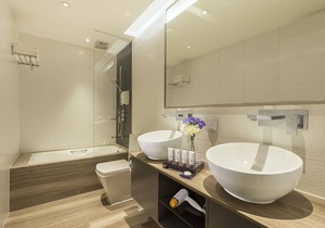 Suite with 1 king+1 single+1 sofa bed, FREE WiFi