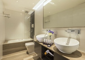 Suite with 1 king+1 single+1 sofa bed, FREE WiFi