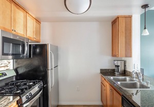 Sunny Playa Del Rey 1BR w/Balcony, Pool, Gym + Sky lounge by Blueground