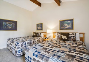 Two Queen Bed Standard Hotel Room w/outdoor heated pool 204