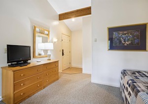 Two Queen Bed Standard Hotel Room w/outdoor heated pool 204