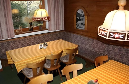 Tux Bed & Breakfast | 120 m² Bed and breakfast ∙ 4 bedrooms ∙ 9 guests