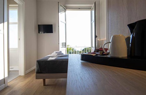 Roiano-Gretta-Barcola-Cologna-Scorcola Hotel | 17 m² Hotel ∙ 3 guests