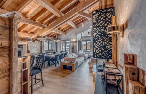 Les Almes Ski Chalet | 250 m² Chalet ∙ 5 bedrooms ∙ 10 guests