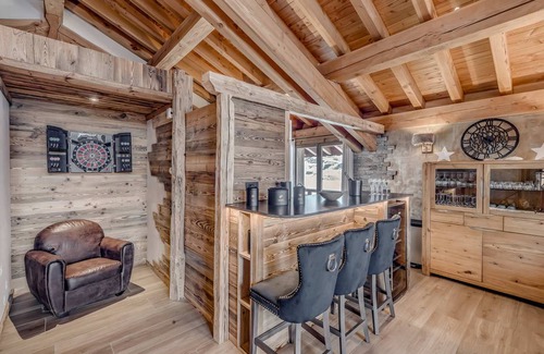 Les Almes Ski Chalet | 250 m² Chalet ∙ 5 bedrooms ∙ 10 guests