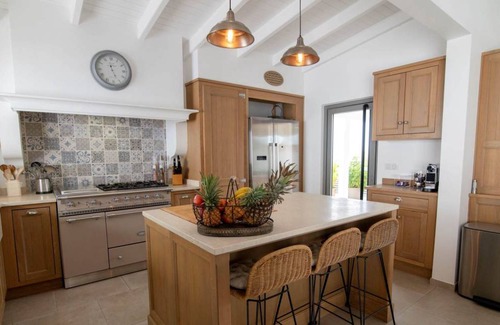 Lurin Villa | 275 m² Villa ∙ 2 bedrooms ∙ 4 guests