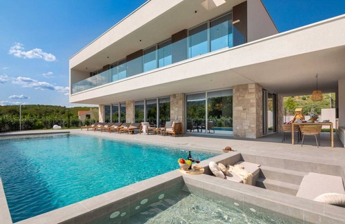 Srinjine Villa | 300 m² Villa ∙ 4 bedrooms ∙ 8 guests