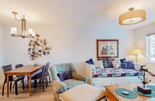 Big White Ski Resort Hotel | 64 m² Hotel ∙ 1 bedroom ∙ 4 guests