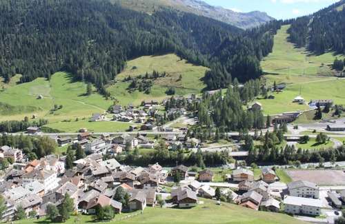 Spluegen Apartment | 70 m² Apartment ∙ 1 bedroom ∙ 4 guests