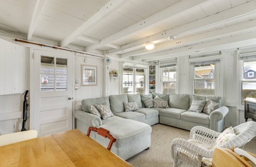Westbrook Center Cottage | 74 m² Cabin ∙ 3 bedrooms ∙ 7 guests