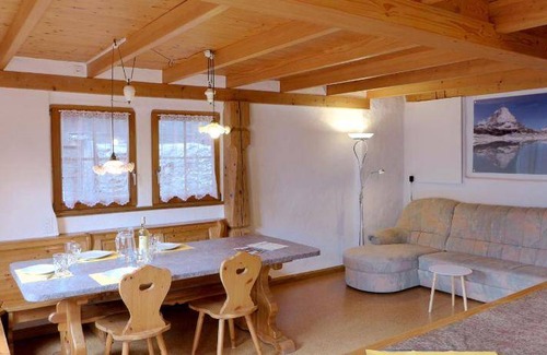 Erschmatt Ski Chalet | 95 m² Chalet ∙ 2 bedrooms ∙ 4 guests