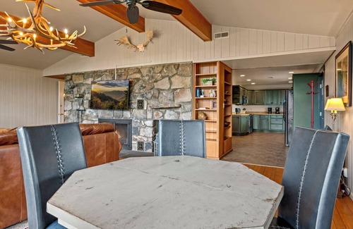 Chalet Village Cabin | BEST VIEW in town | HotTub | PoolTable | 3 king, 3 queen bd | Trillium Lodge