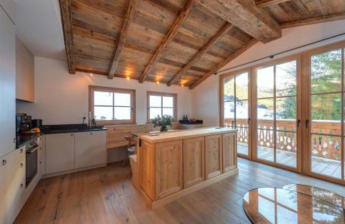 Sankt Anton am Arlberg Apartment | Chalet Marmotta CULM - Luxus Chalet Ski-In Ski-Out