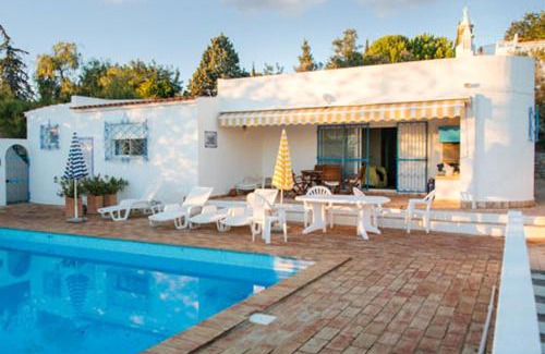 Quinta das Raposeiras House | Charming House with Pool in Faro