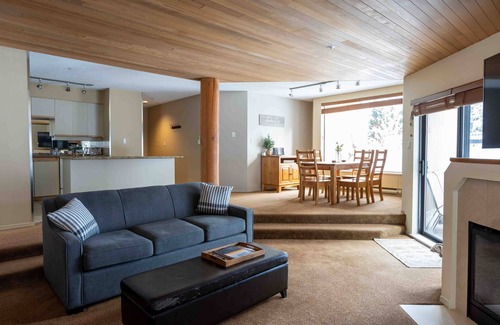 Blueberry Hill Condo | Family Staycation Retreat with Heated Year Round Pool, Walk to Beach, Sleeps 7