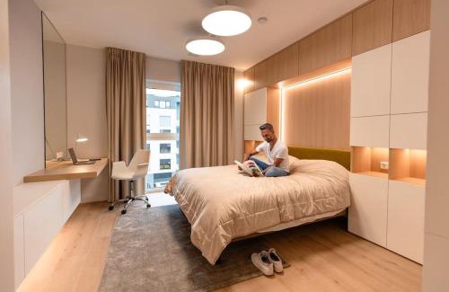 Cessange Apartment | Henry's Appt with a private Suite 412 - Shared kitchen