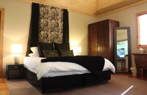 Mount Dandenong Bed & Breakfast | Linden Gardens Rainforest Retreat
