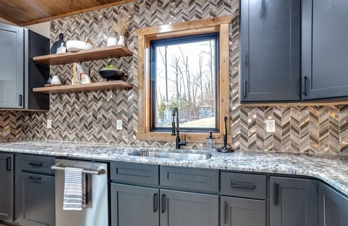 Chalet Village North Cabin | Luxury Chalet | Views | Hot Tub | Theater Room | Game Room