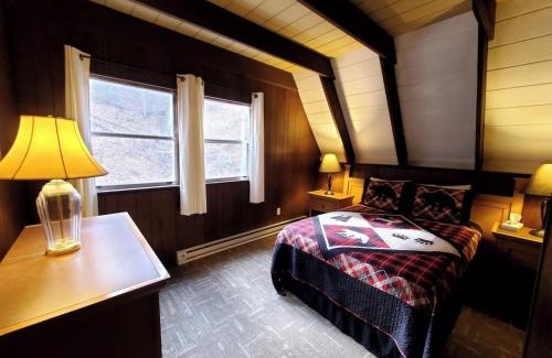 Chalet Village Ski Chalet | Mountain Getaway: 3-Bedroom Hidden Creek Chalet