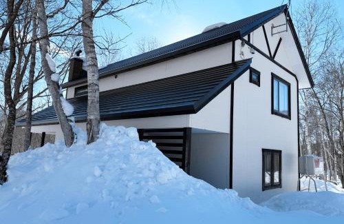 Rusutsu Ski Chalet | Sakura chalet 5 minute walk to the Rusutsu Resort
