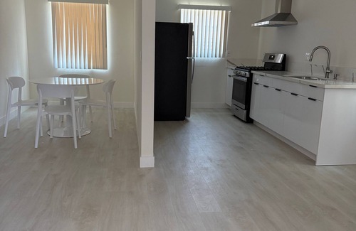 Koreatown Hostel | San Marino guest house