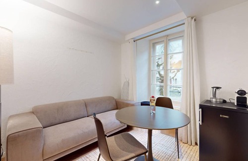 Lutry Apartment | Studio flat ∙ 1 bedroom ∙ 2 guests