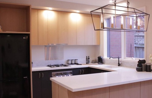 South Melbourne House | Stylish Townhouse close to CBD, Crown, Albert Park