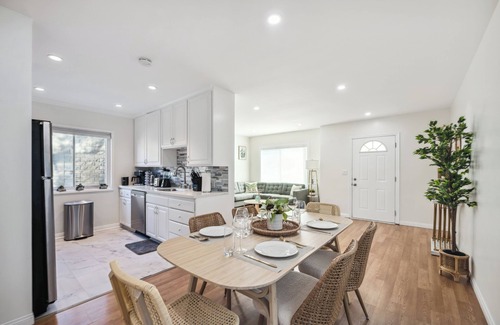 Mar Vista House | Venice Blvd Bliss - Beach and Airport 10 min away