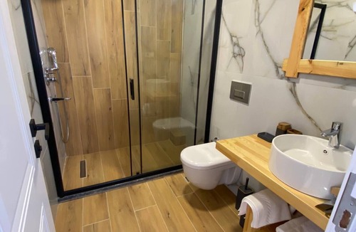 Masukiye Villa | Şana Bungalow - Doğa, Orman, ve Göl manzarası eşliğinde Huzurlu Bir Tatil -