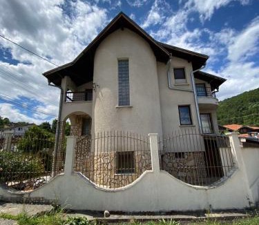 Raduil House | Вила Виктория