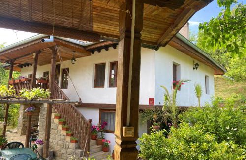 Yakovtsi House | Вила Любима