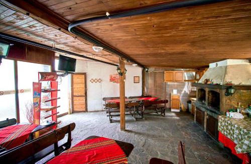 Troyan House | Вълеви Къщи