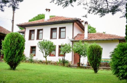 Elena House | Дядо Петковата Къща