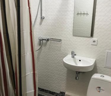 Svyatoshyns'kyi District Apartment | Киев сдам посуточно ул Доброхотова 28 Daily rent Kyiv st Dobrokhotova 28