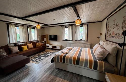 Koprivshtitsa House | Китанова къща