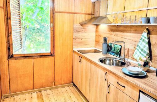Mezdra Apartment | Къмпинг и Бунгала Брусен Хил - Camping and Bungalows Brusen Hill
