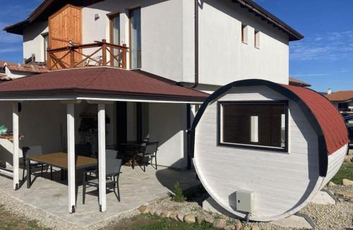 Kostenets House | Къща за гости В 12 и 5