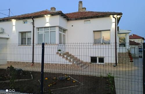 Kavarna Villa | Къща за гости НИКА