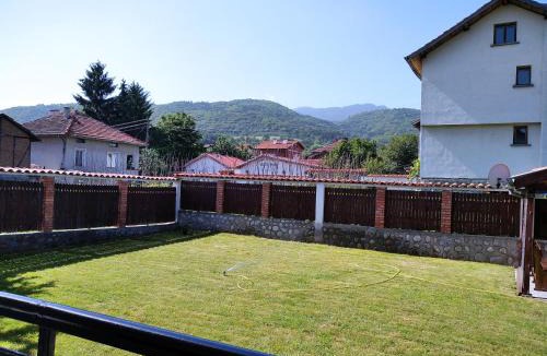 Raduil House | Къща за гости Релакс-Рaдуил