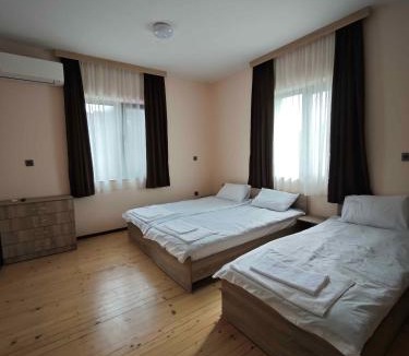 Lyaskovo House | Къща за гости Савана, Пловдив, летище Пловдив, Ягодово