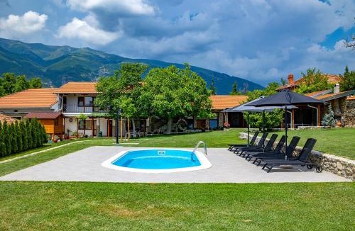 Karlovo Villa | Къща за приятели Недкови