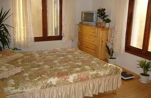 Cherven House | Къща под наем PETROVA