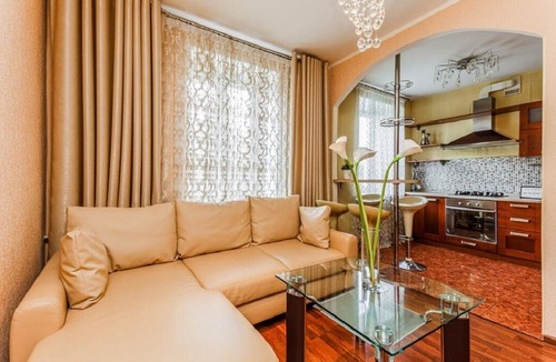 Besarabka House | Модные апартаменты с двумя спальнями и гидромассажной ванной панорамный вид.