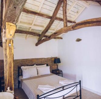 Letnitsa House | Онгъл запад