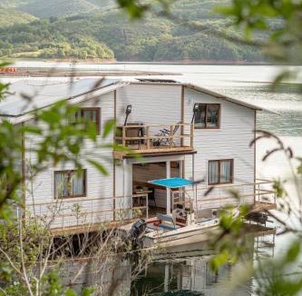 Dalgopo House | Плаващи къщи Райски кът язовир Кърджали